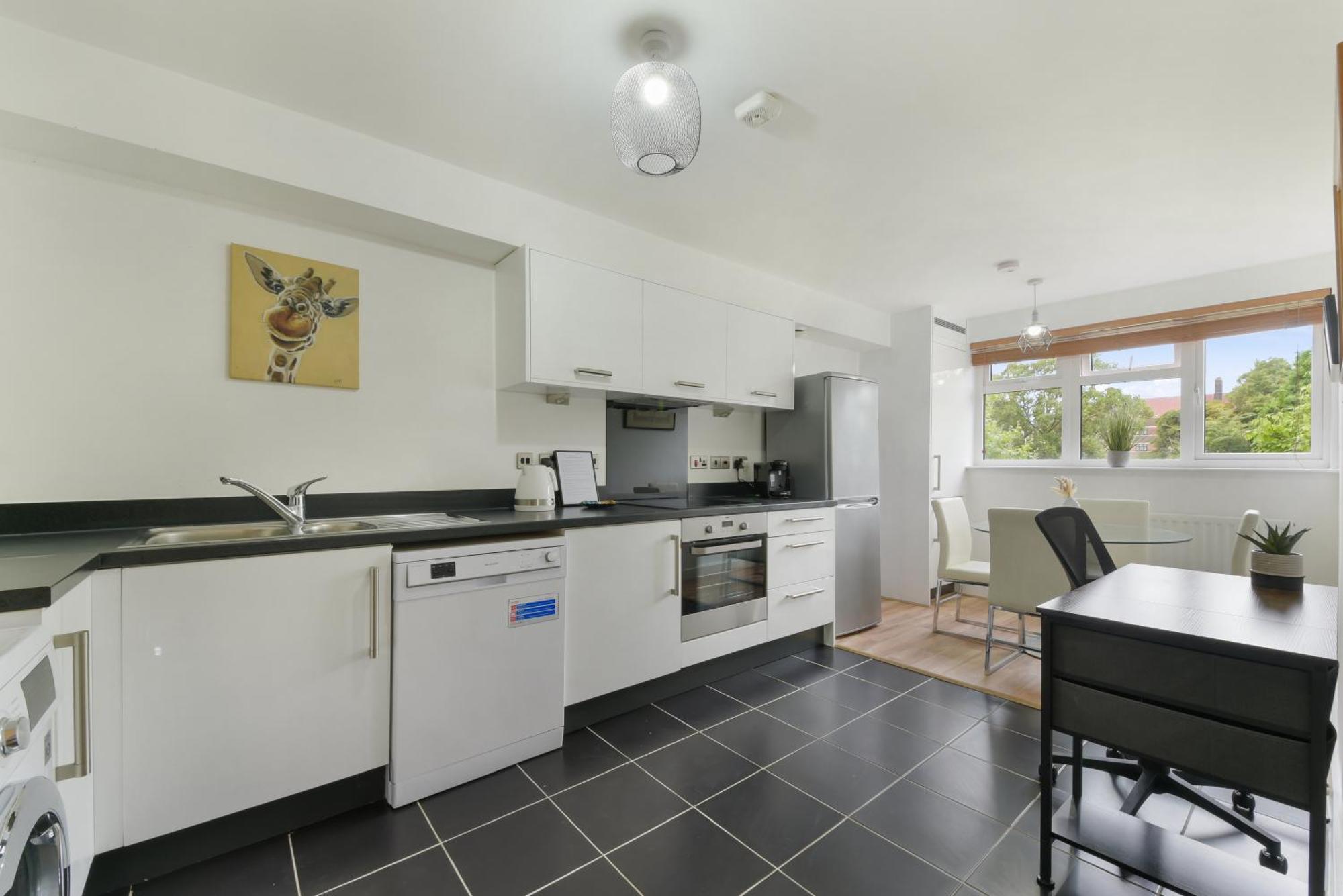 Spacious, Quiet And Modern Apartment London Bagian luar foto