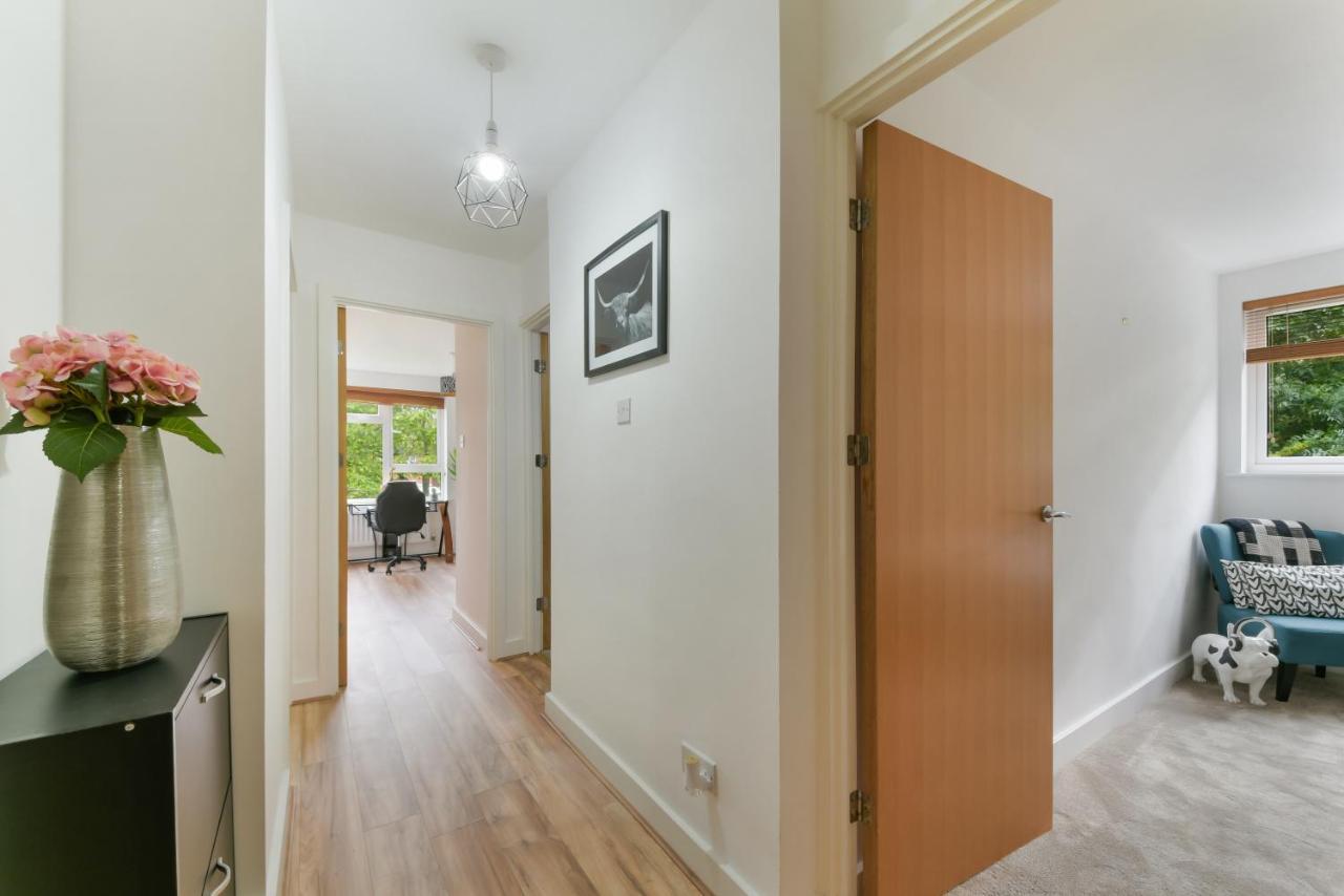 Spacious, Quiet And Modern Apartment London Bagian luar foto